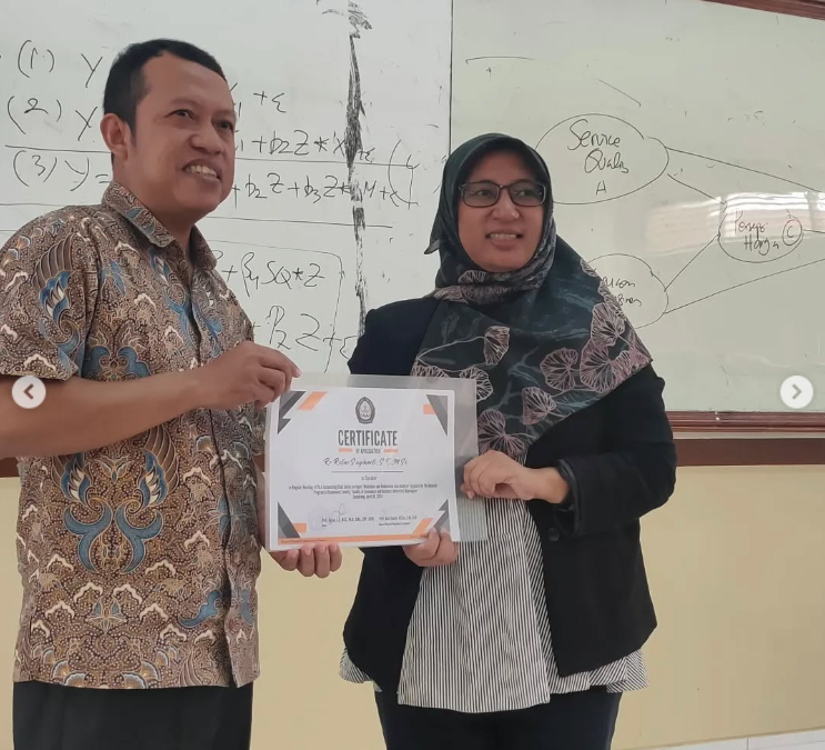 PhD Accounting Club “Pelatihan Mediation and Moderation Data Analysis.”